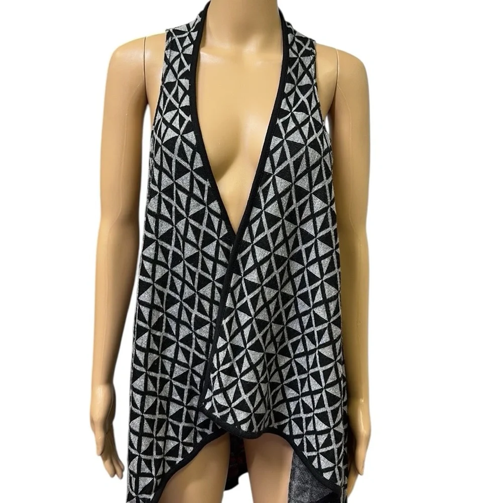 Im in Love with Derek Asymmetrical Knit Long Sleeveless Open Front Vest L to XL